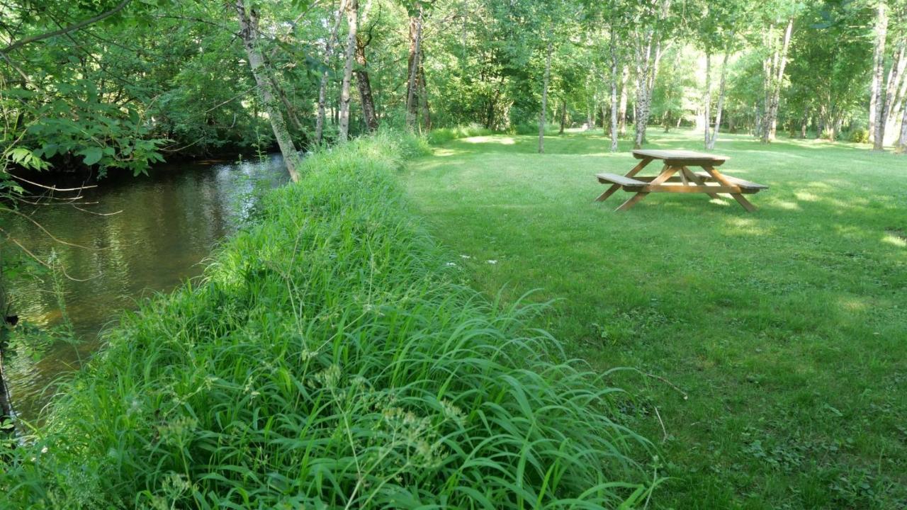 Les Chalets Du Moulin De Valade Condat-sur-Trincou Exteriör bild